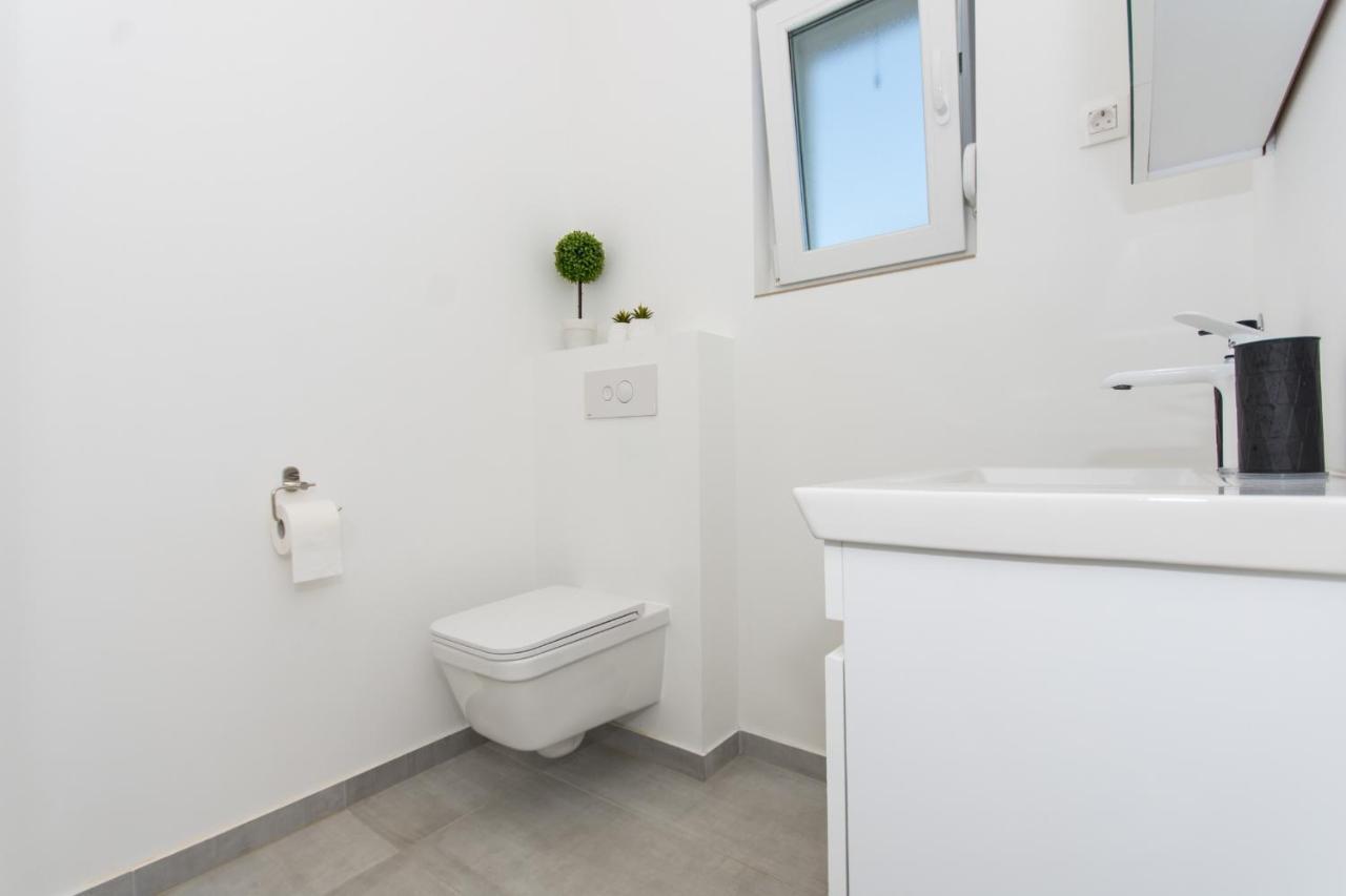 Apartment Julia Trogir Exteriör bild